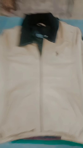 Ich brauche jemanden, der Jeans für mein Geschäft ..