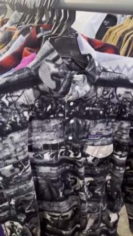 Looking for 100 Patagonia Fleece. Please accept my..