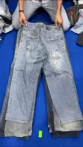 Hip Hop / y2k / baggy and bootcut jeans / men’s on..