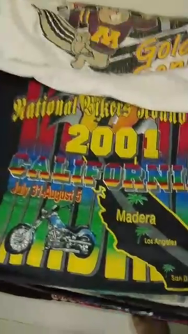 Big graphic print vintage tshirts size Large and u..