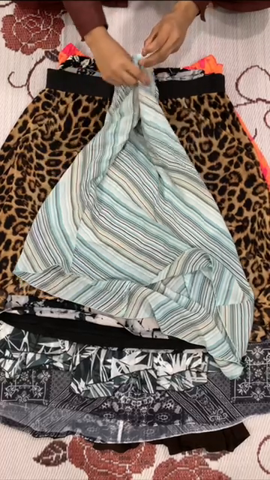 I am looking for: hi I’m looking for women’s tops,..