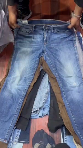 Still looking for 100-300 Miss Me Bootcut or Y2K e..