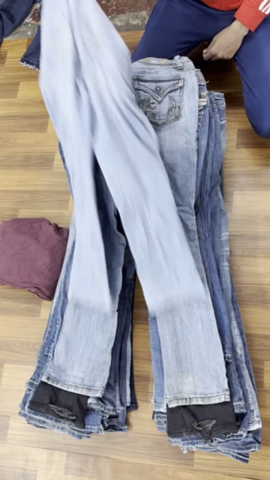 Still looking for 100-300 Miss Me Bootcut or Y2K e..