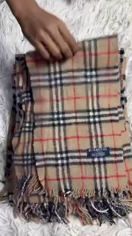 50 écharpe beige Burberry de grade A
