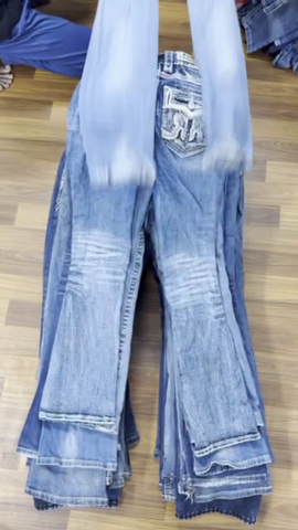 True Religion et Rock Revival jeans boot cut et dr..