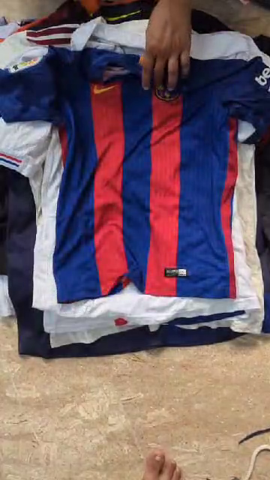 „Unbranded Bedrucktes T-Shirt“