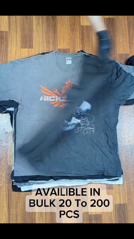 T-shirt stampata senza marca