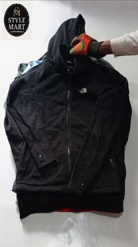 Scarpa sportiva senza marca