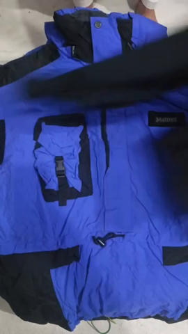 Unmarkierter Windbreaker